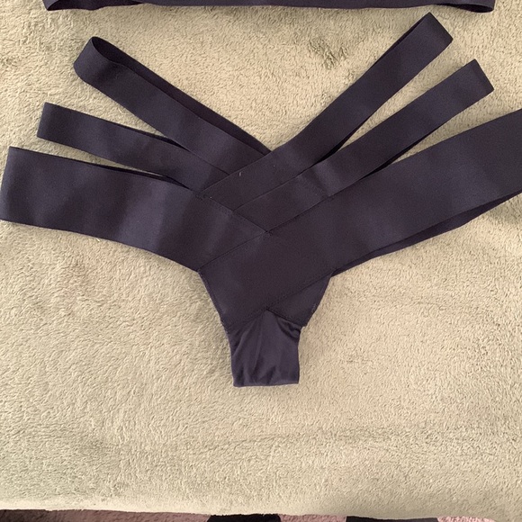 Victoria Secret Very Sexy Unlined Balconet Bra & Cheeky Set - Picture 3 of 7